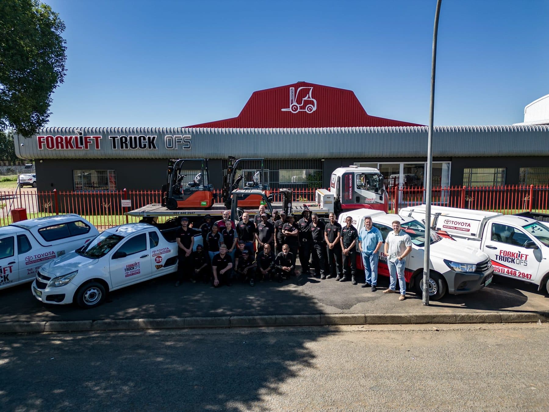 The Forklift Truck OFS team outside the Bloemfontein branch
